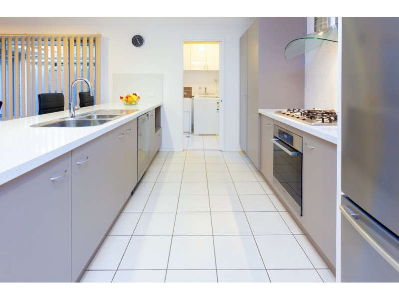 57 Kakadu St, Parkinson QLD 4115