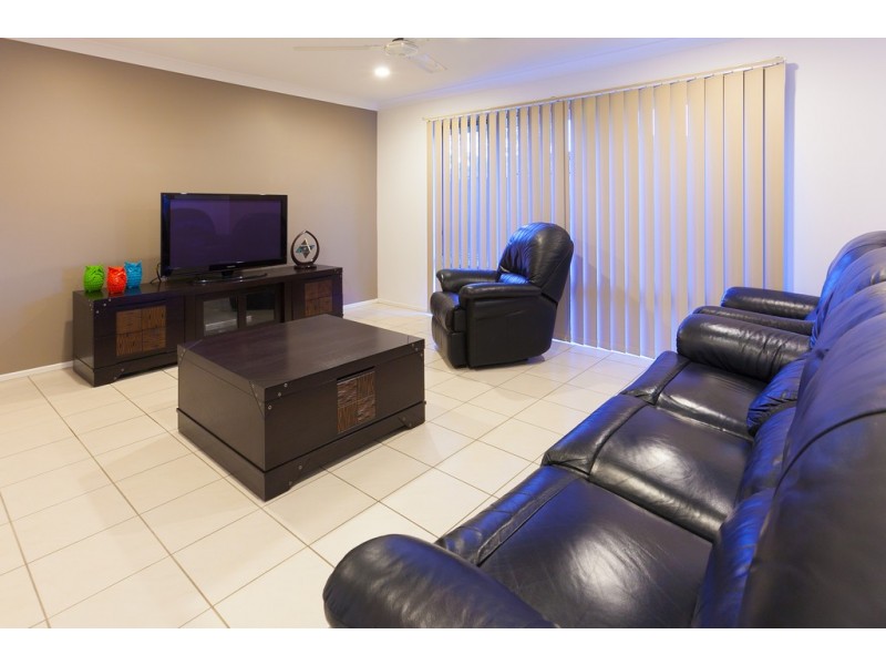 57 Kakadu St, Parkinson QLD 4115