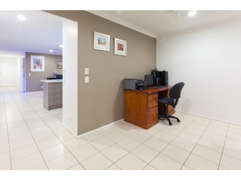 57 Kakadu St, Parkinson QLD 4115