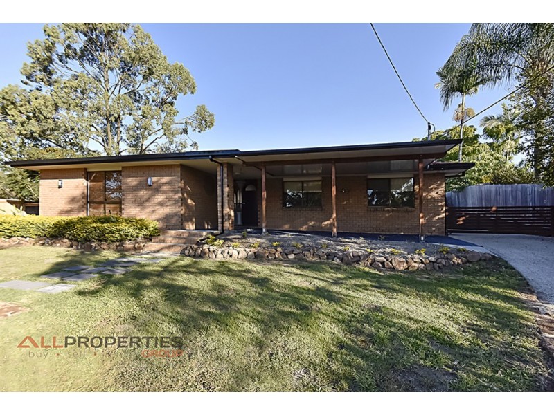 64 Radiata St, Hillcrest QLD 4118