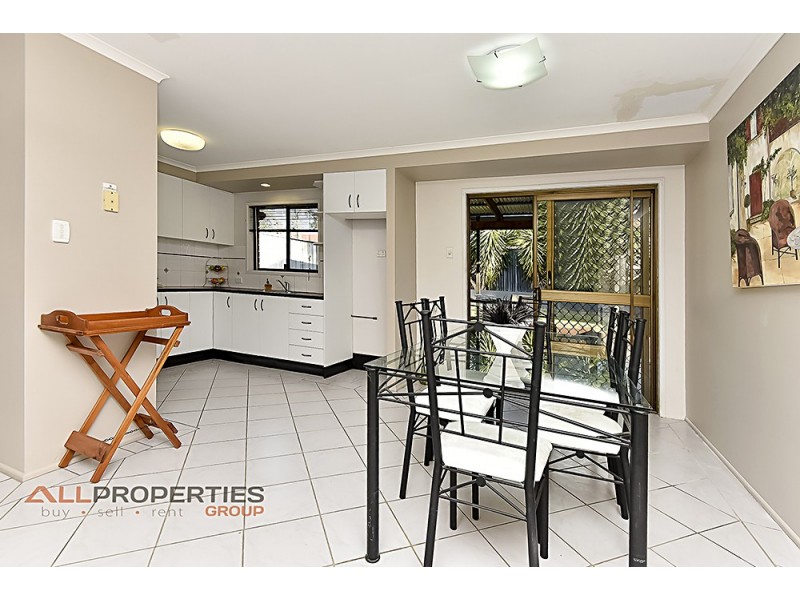 64 Radiata St, Hillcrest QLD 4118