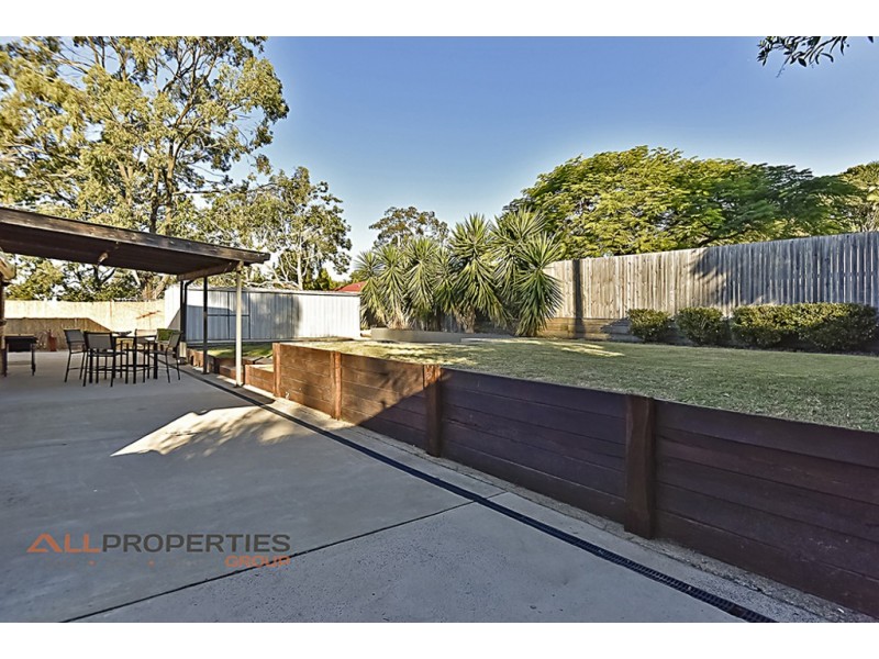64 Radiata St, Hillcrest QLD 4118