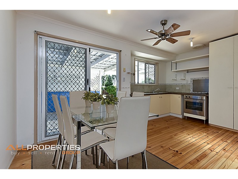 12 DORACHUS DRIVE, Regents Park QLD 4118