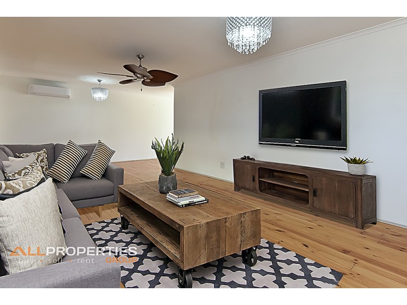 12 DORACHUS DRIVE, Regents Park QLD 4118