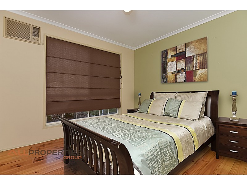 12 DORACHUS DRIVE, Regents Park QLD 4118