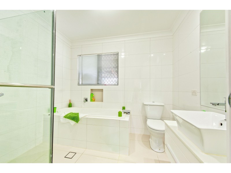 156 Middle Road, Boronia Heights QLD 4124