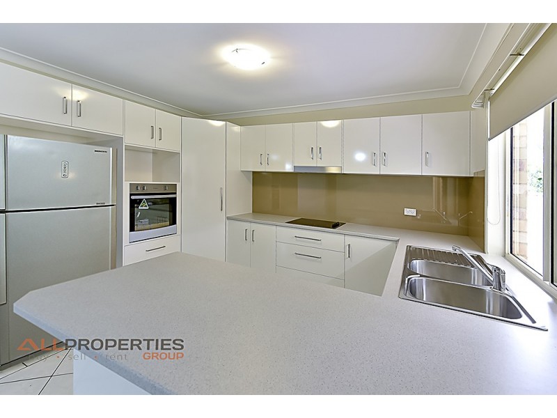 1 Regal Drive, Regents Park QLD 4118