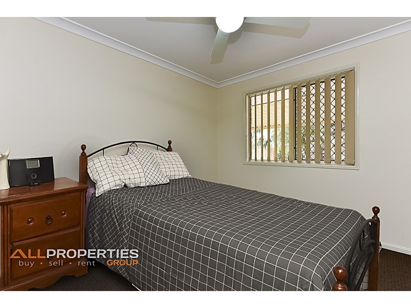 1 Regal Drive, Regents Park QLD 4118