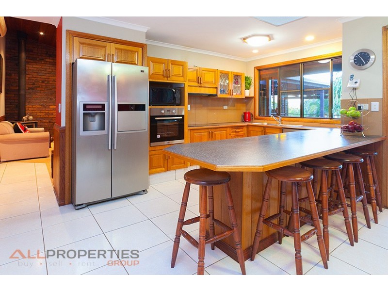 8 Wilpena Court, Springwood QLD 4127