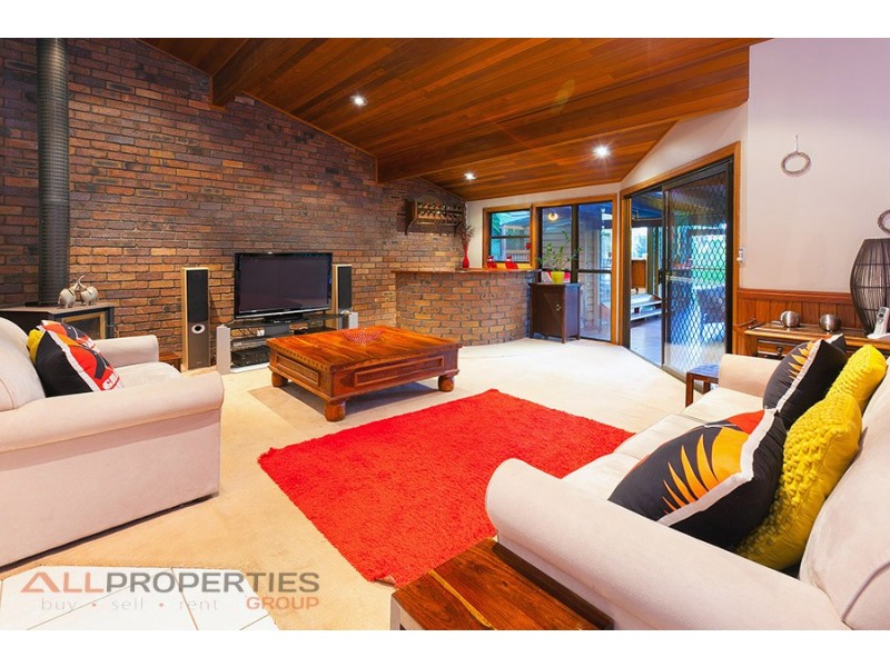 8 Wilpena Court, Springwood QLD 4127