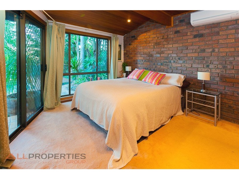 8 Wilpena Court, Springwood QLD 4127