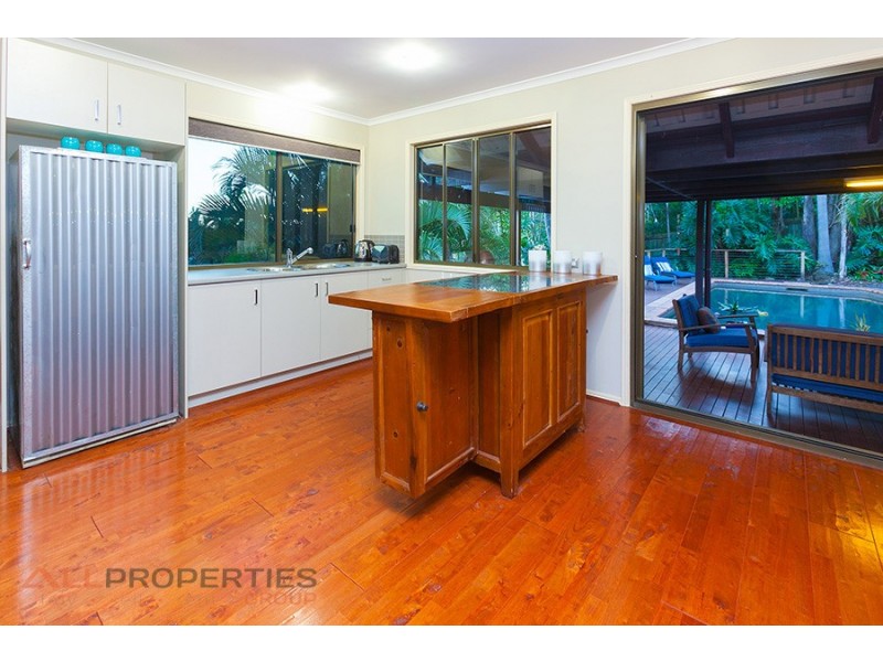 8 Wilpena Court, Springwood QLD 4127