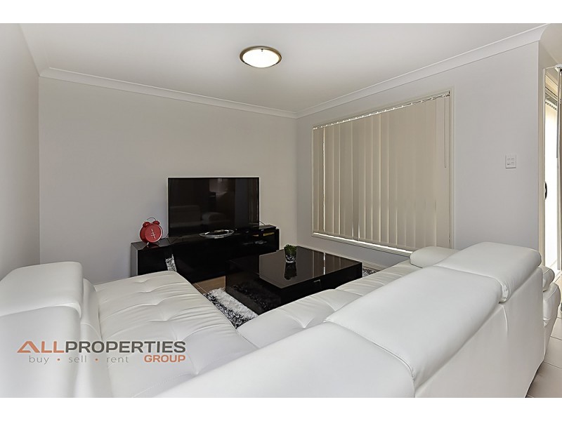 30 Giancarlo Cr, Doolandella QLD 4077