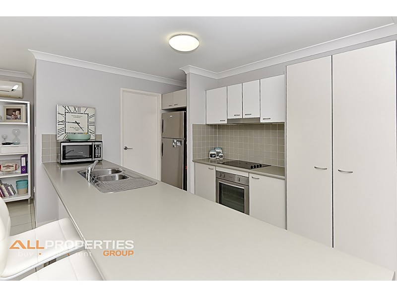 8 DELAFORCE STREET, Regents Park QLD 4118