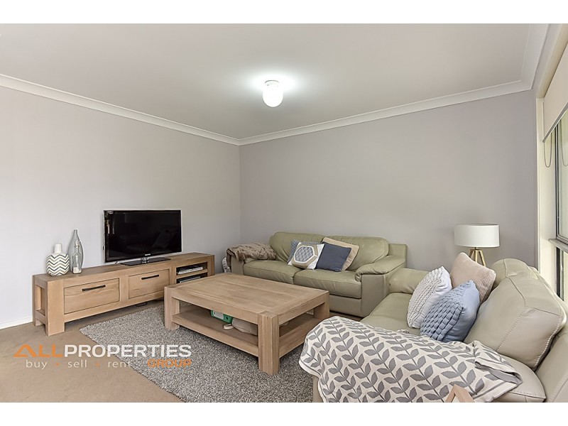 8 DELAFORCE STREET, Regents Park QLD 4118