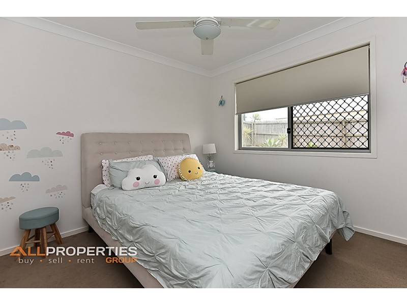 8 DELAFORCE STREET, Regents Park QLD 4118
