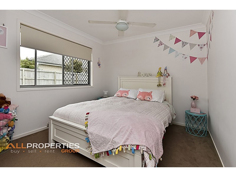 8 DELAFORCE STREET, Regents Park QLD 4118