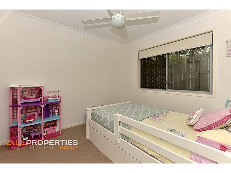 8 DELAFORCE STREET, Regents Park QLD 4118