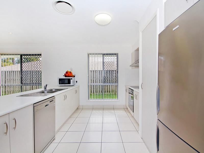 17 Juniper Street, Heathwood QLD 4110