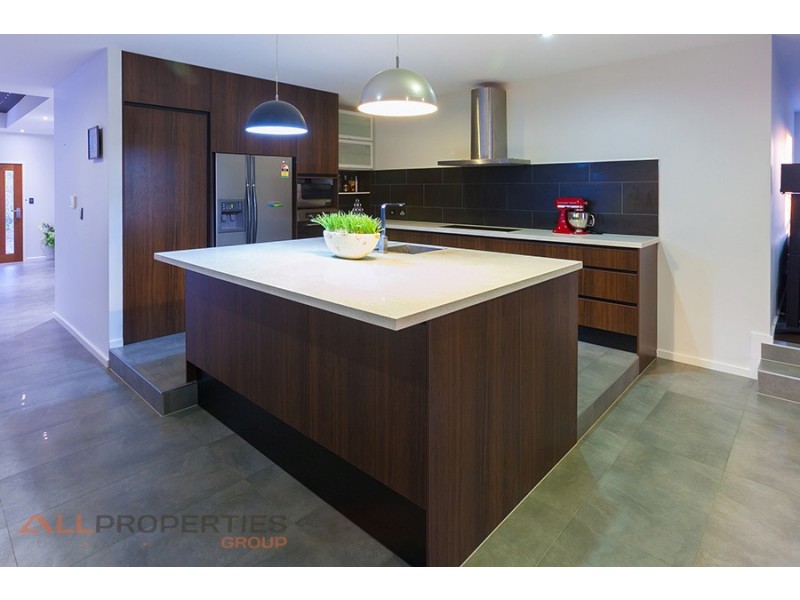 11 Rangeview Dr, Tanah Merah QLD 4128