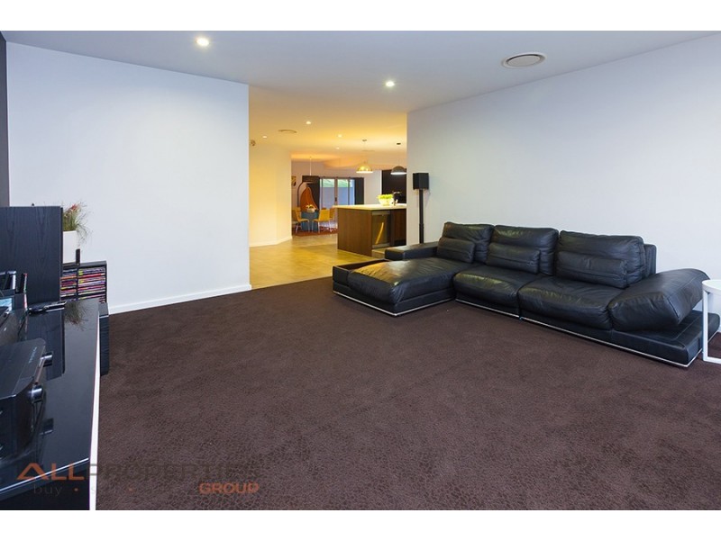 11 Rangeview Dr, Tanah Merah QLD 4128