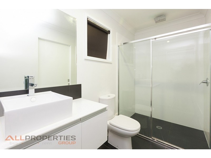 11 Rangeview Dr, Tanah Merah QLD 4128