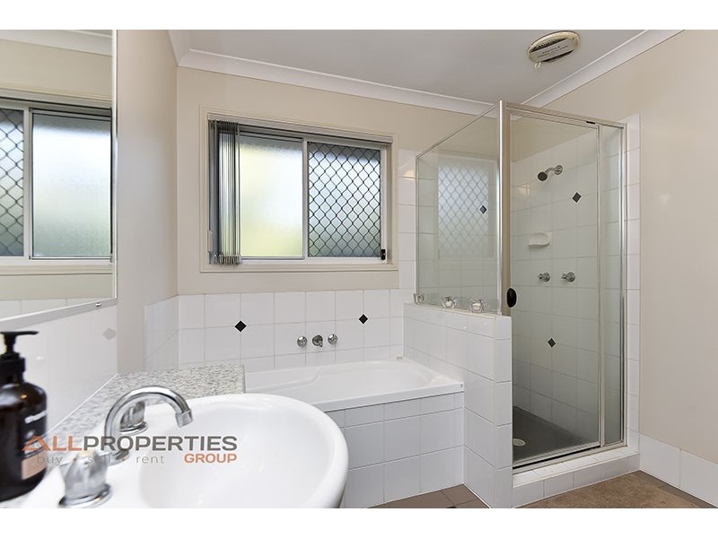 88 Oakview Street, Parkinson QLD 4115