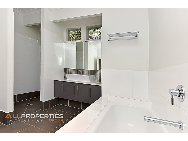 16 Brush Box Place, Heathwood QLD 4110