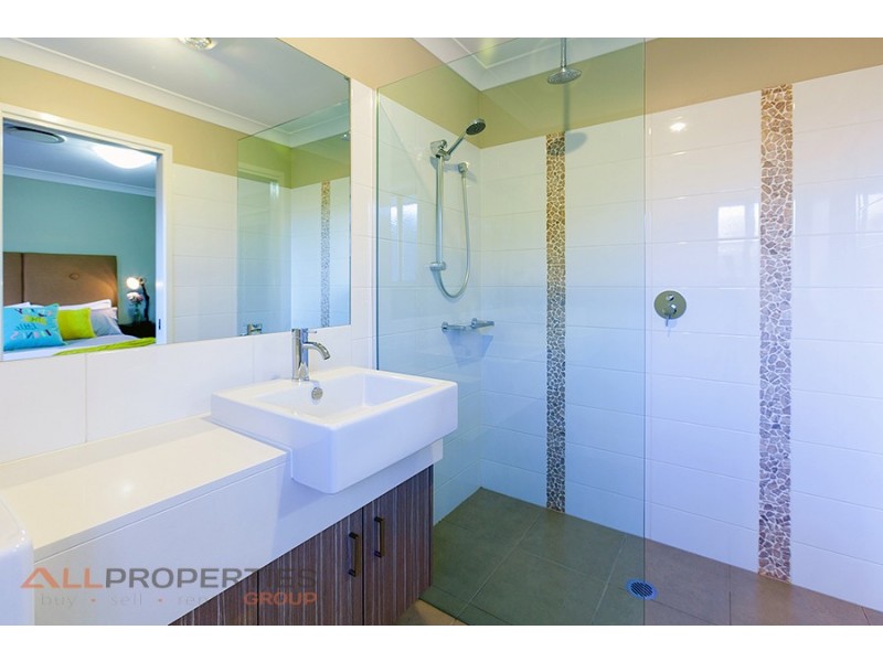 134-136 Laurina Drive, New Beith QLD 4124