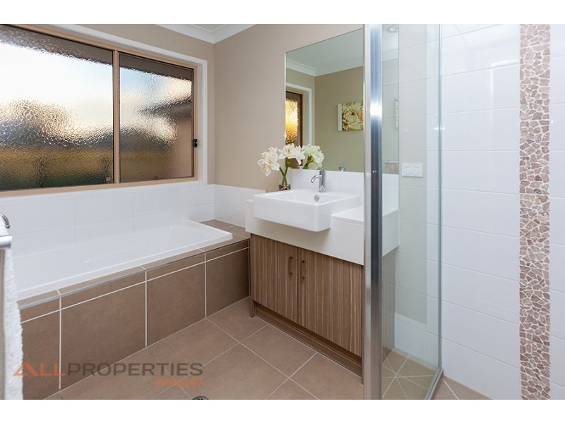 134-136 Laurina Drive, New Beith QLD 4124