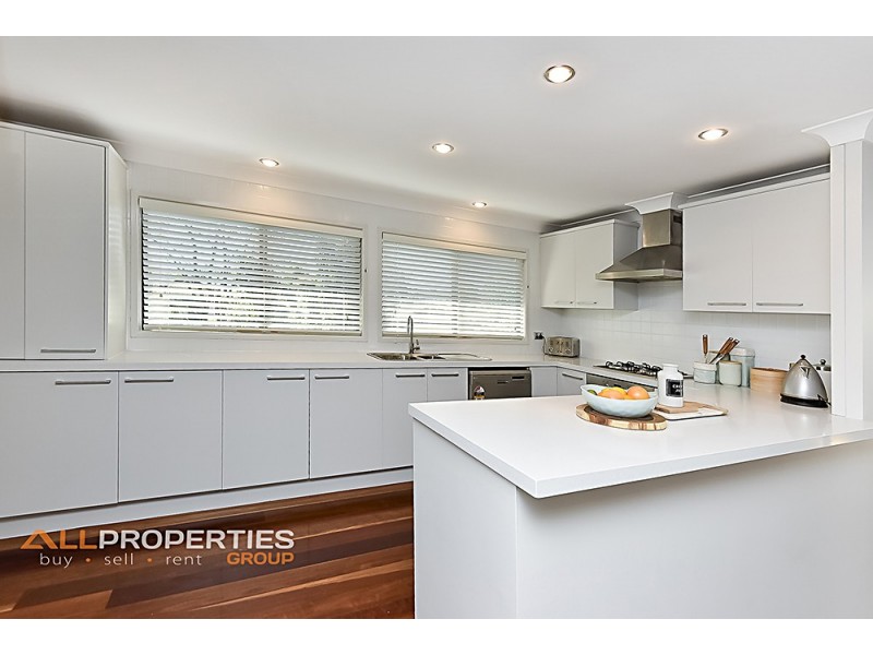 7 Summerhill Place, Forest Lake QLD 4078