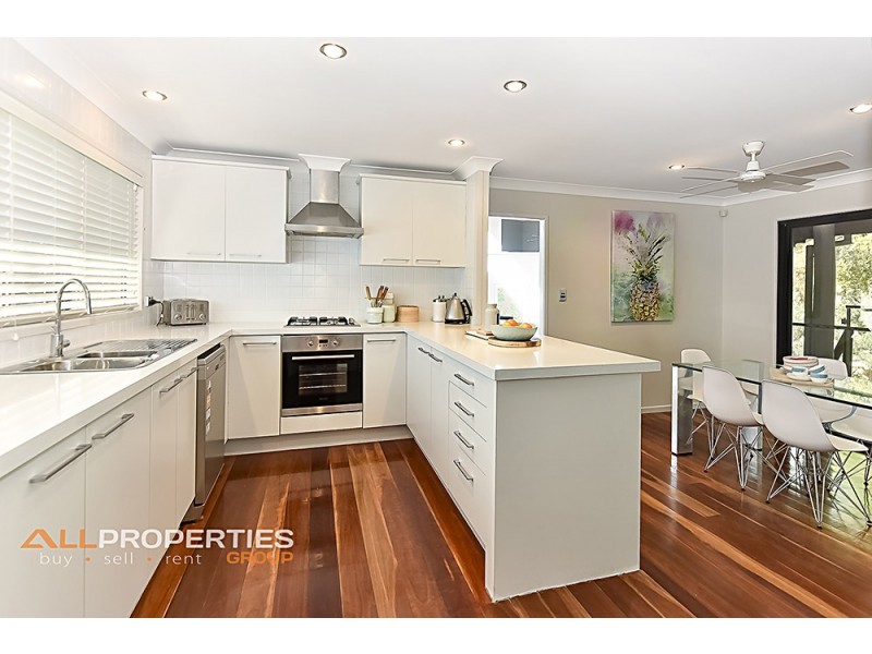 7 Summerhill Place, Forest Lake QLD 4078