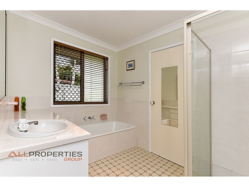 17 Jempal Court, Tanah Merah QLD 4128