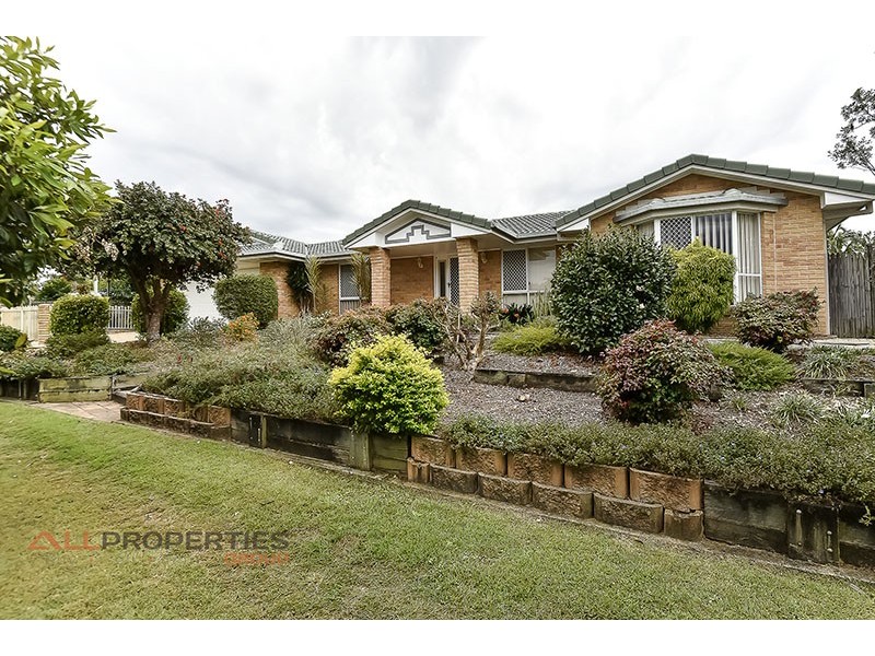 8 Avondale Cres, Parkinson QLD 4115