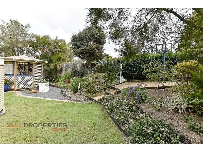 8 Avondale Cres, Parkinson QLD 4115