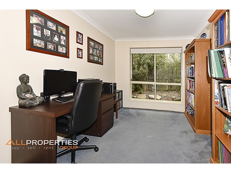 5 Montville Place, Forest Lake QLD 4078