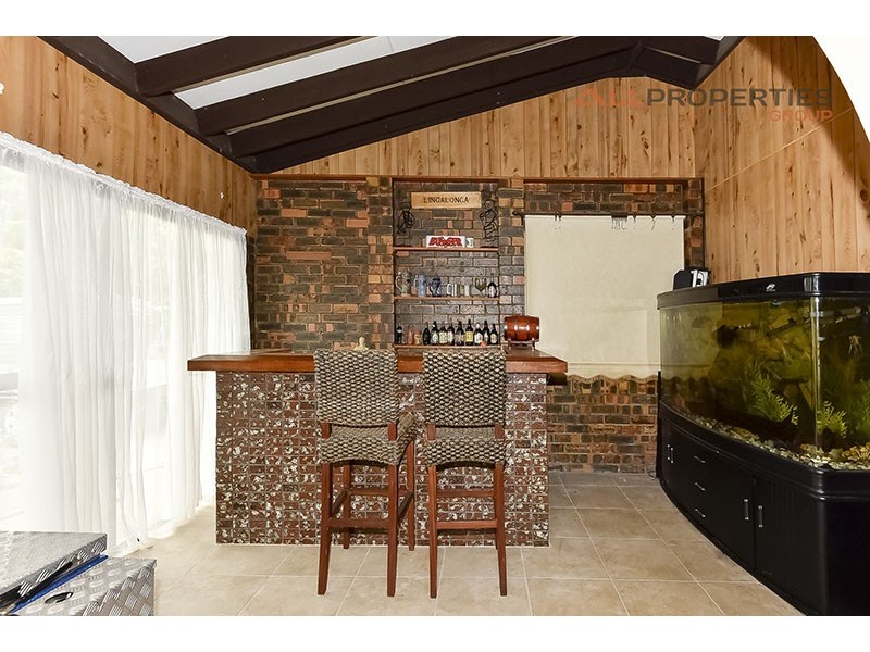 2 Cosway Street, Hillcrest QLD 4118