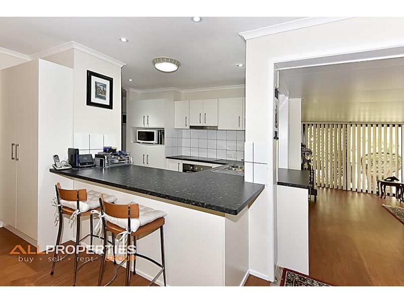 10 DRACON STREET, Regents Park QLD 4118