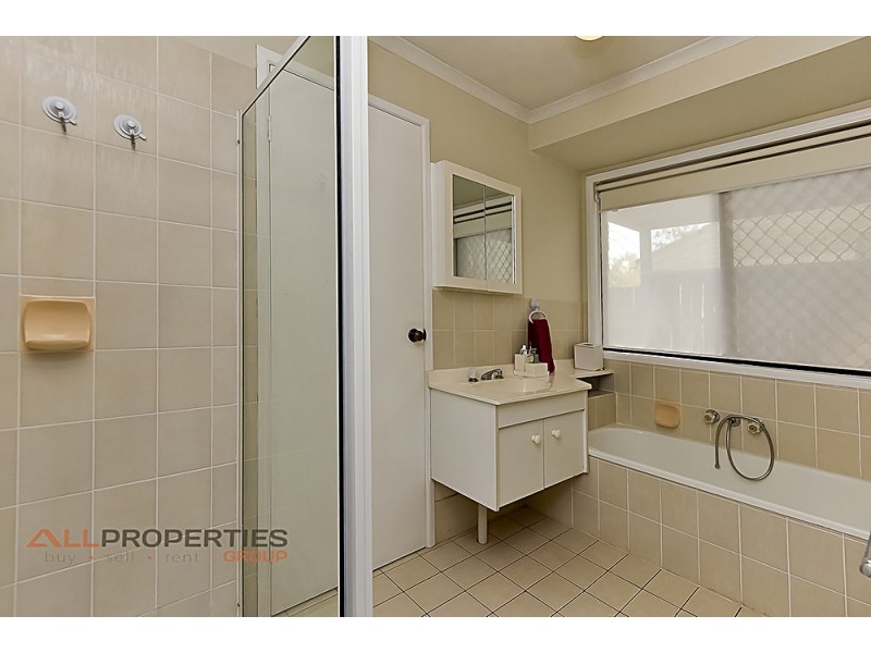 10 DRACON STREET, Regents Park QLD 4118