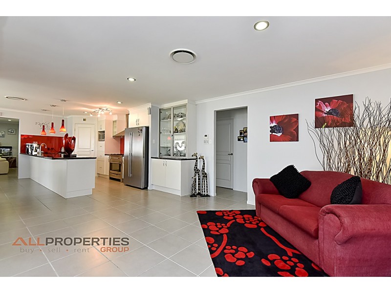 5 Domatia Street, Heathwood QLD 4110