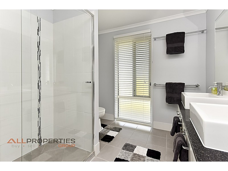 5 Domatia Street, Heathwood QLD 4110