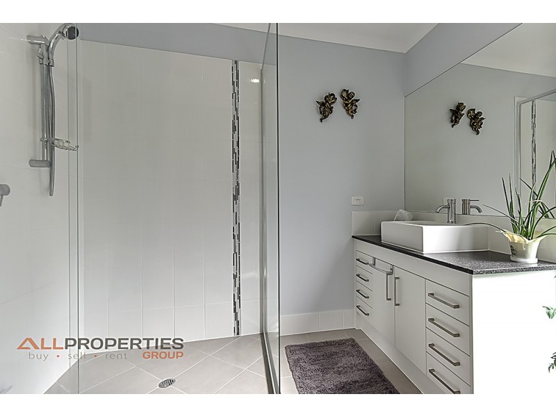 5 Domatia Street, Heathwood QLD 4110