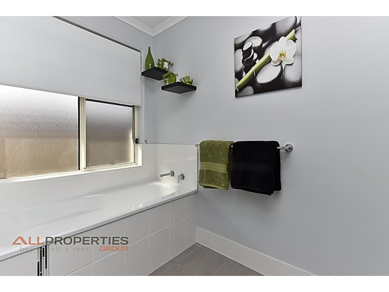 5 Domatia Street, Heathwood QLD 4110