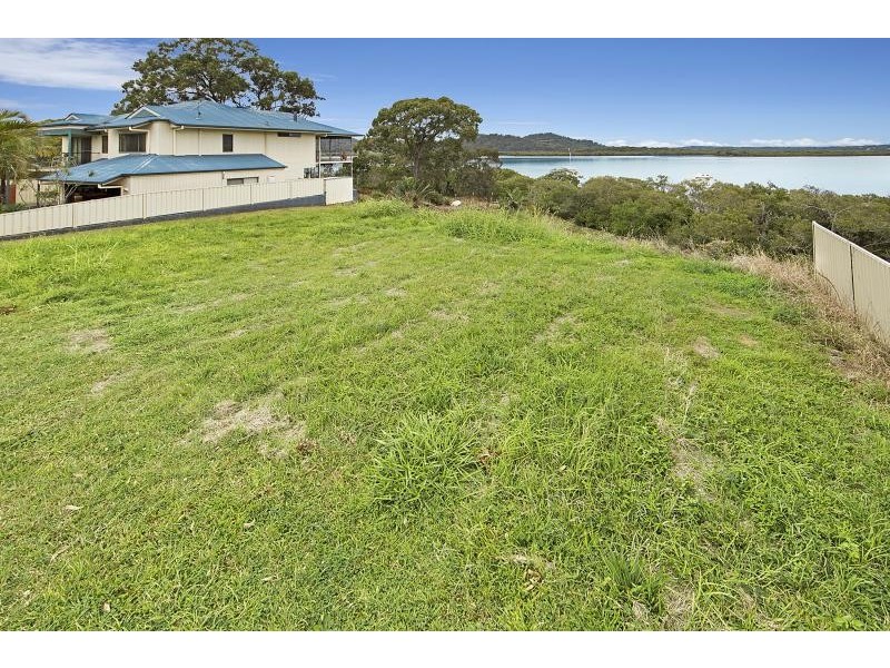 146 Canaipa Point Drive, Russell Island QLD 4184