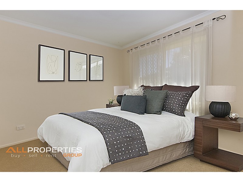 11 Inverary Place, Parkinson QLD 4115