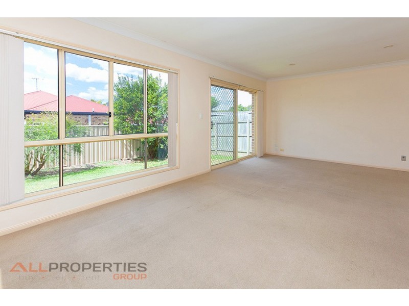 27 Rimu Crescent, Forest Lake QLD 4078