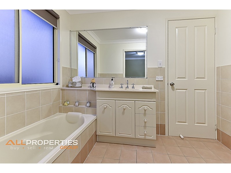 5 Iowa Place, Springfield QLD 4300