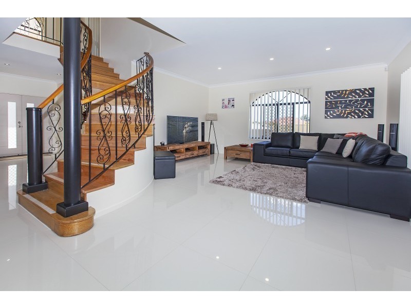 2 Woodglen Street, Kuraby QLD 4112