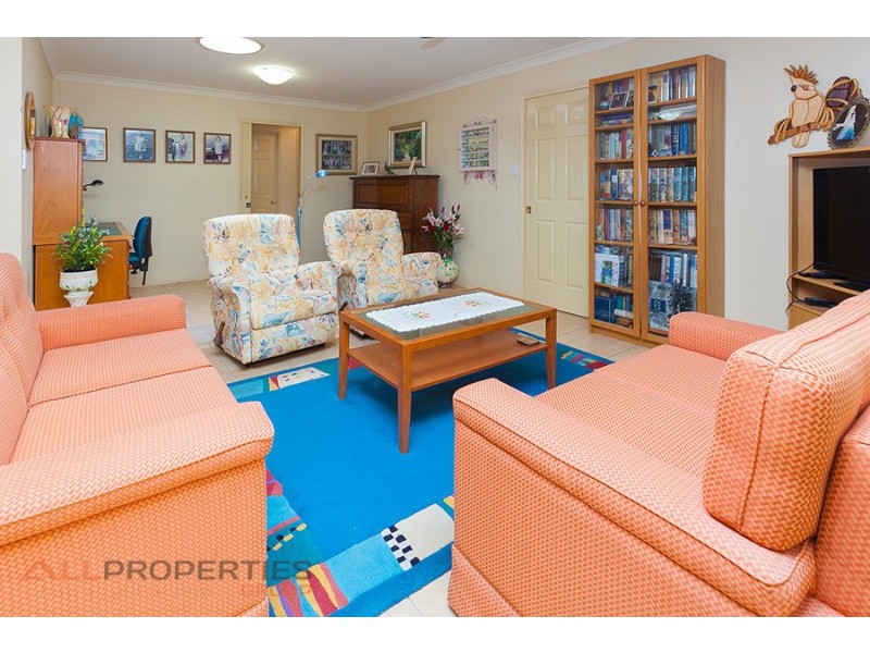 70 Franquin Crescent, Kuraby QLD 4112