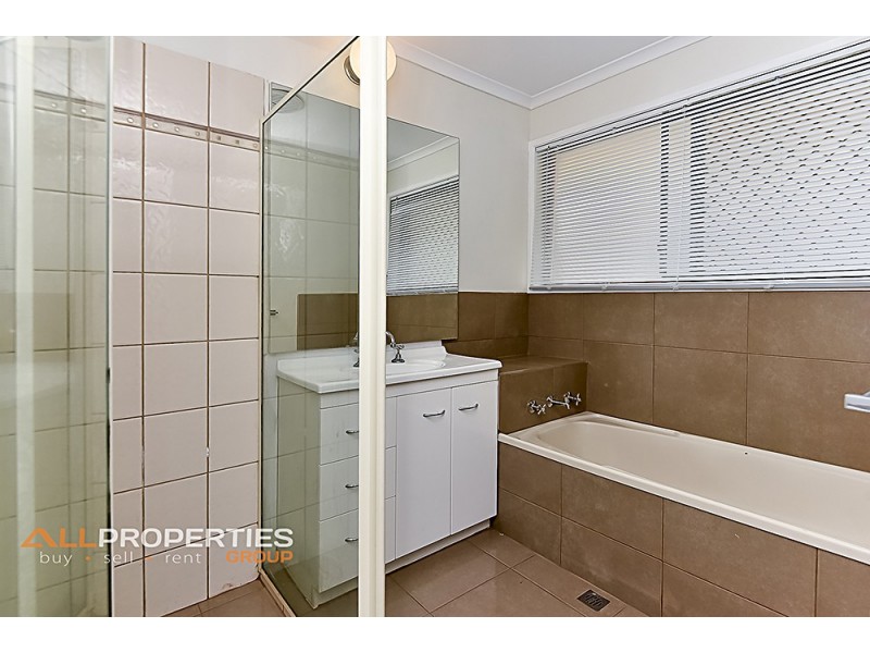 31 CORSLOOT STREET, Regents Park QLD 4118
